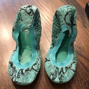 Fold up ballet flats
